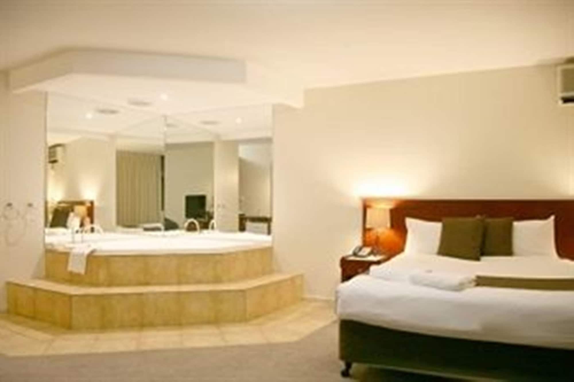 ซิตี้พาร์คโฮเต็ล เมลเบิร์น Hotel ภายนอก รูปภาพ
